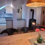 Premium Apartment - Grosszuegig & Zentral Wohnen Apartman *